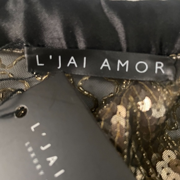 Gold Peacock Design Hand Beaded Fringe Cape - Picture 5 of 6